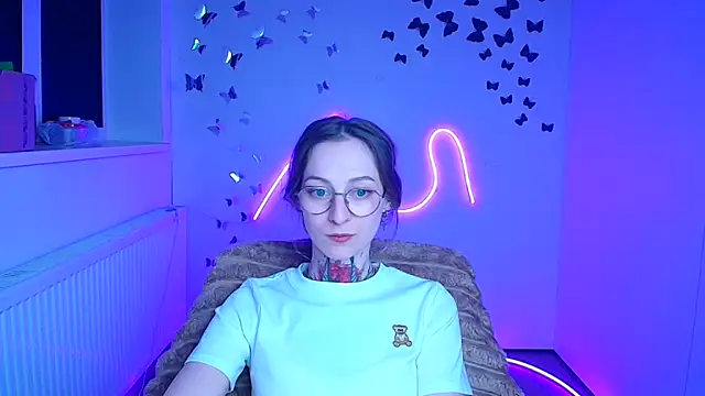 Snapshot of Esmi_Winter chatting on 22, 3, 2026 Esmi Winter online show from 22, 3, 2026