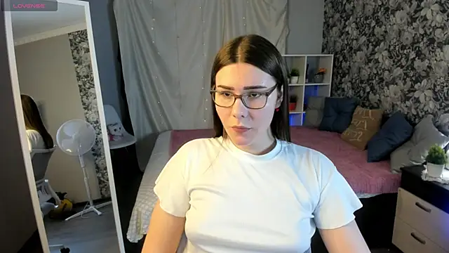 Coraline kitty online show from 3, 5, 2026