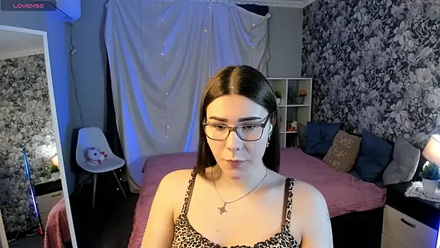 Coraline kitty online show from 9, 5, 2026
