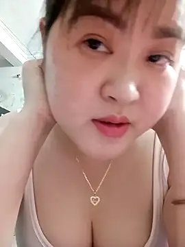 Snapshot of Kee-kimlee chatting on 2, 3, 2026 Kee-kimlee online show from 2, 3, 2026