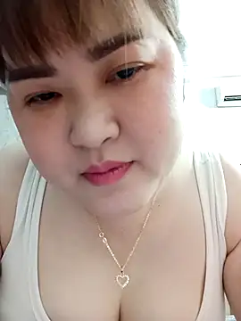 Snapshot of Kee-kimlee chatting on 5, 3, 2026 Kee-kimlee online show from 5, 3, 2026