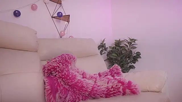 Snapshot of Shopie_Colucci chatting on 10, 3, 2026 Shopie Colucci online show from 10, 3, 2026