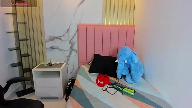 Snapshot of KAROLAGREY chatting on 9, 7, 2026 KAROLAGREY online show from 9, 7, 2026