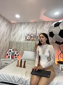 Brisa Silva online show from 19, 6, 2026