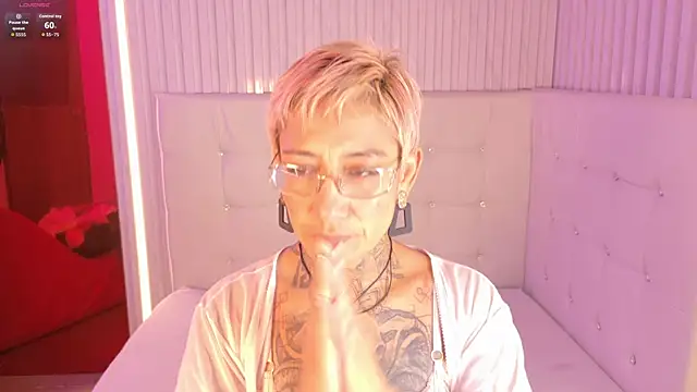 Snapshot of Everlyn_sexx chatting on 21, 3, 2026 Everlyn sexx online show from 21, 3, 2026