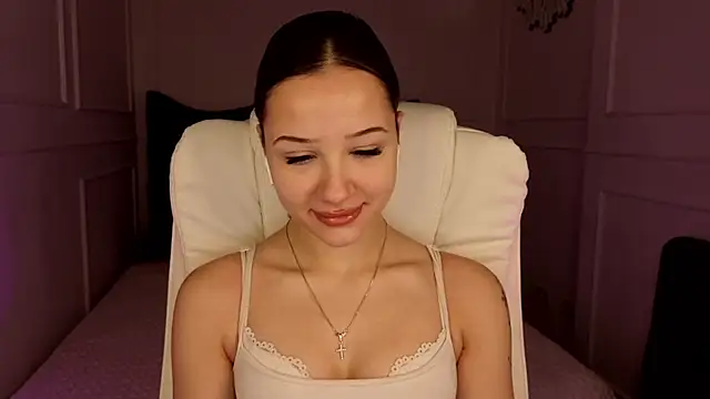 Snapshot of baby_brunettee_ chatting on 5, 3, 2026 baby brunettee online show from 5, 3, 2026