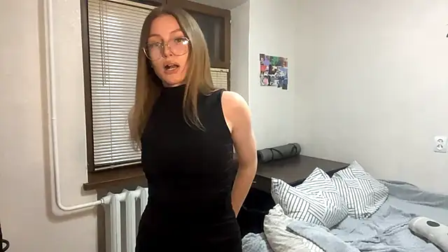 Snapshot of MillySwolley chatting on 15, 2, 2026 MillySwolley online show from 15, 2, 2026