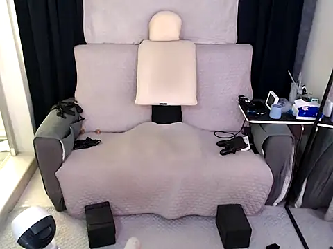 RubberGummi online show from 3, 4, 2026