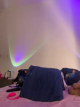 Hannah-Prada online show from 27, 6, 2026
