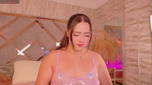 Hannah-Prada online show from 29, 7, 2026