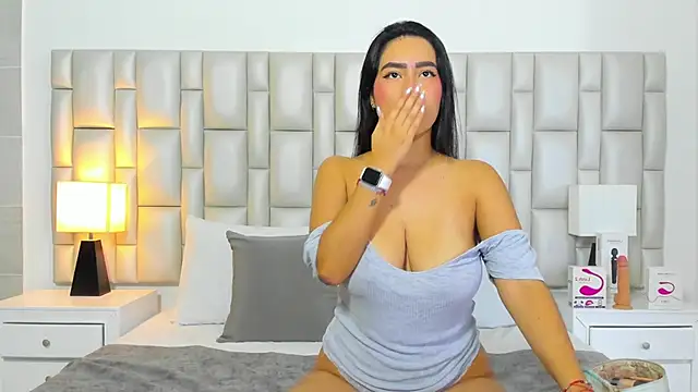 Snapshot of paola_katy_dicks chatting on 17, 4, 2026 paola katy dicks online show from 17, 4, 2026