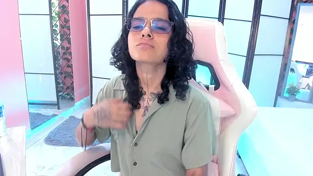 Julianne 7 online show from 23, 2, 2026