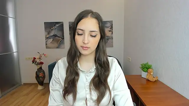 Effy Royse online show from 26, 6, 2026