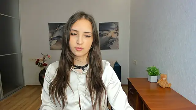 Effy Royse online show from 28, 6, 2026