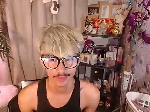 Snapshot of PlayWSlimm chatting on 14, 4, 2026 PlayWSlimm online show from 14, 4, 2026