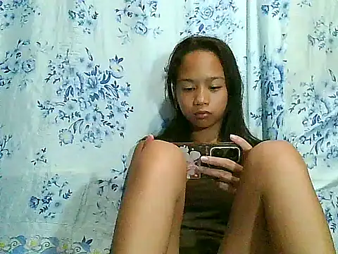 Asianpinay Skinny1818 online show from 12, 4, 2026