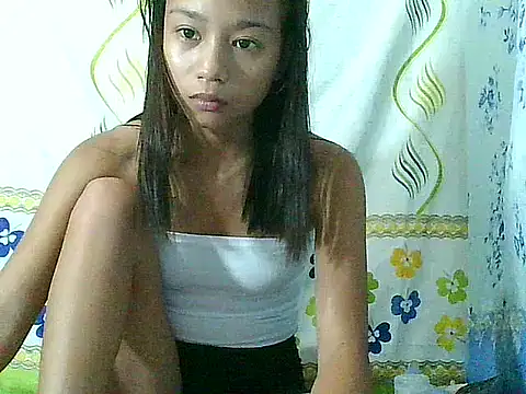 Asianpinay Skinny1818 online show from 28, 4, 2026