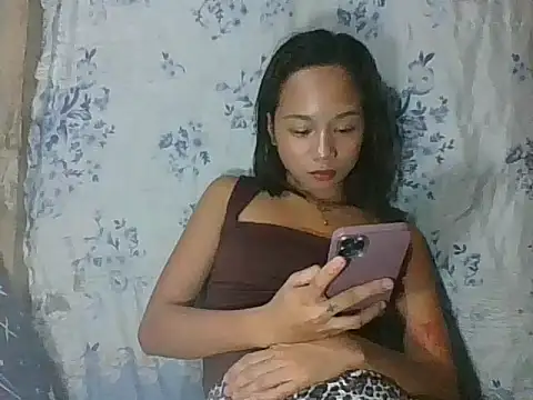 Asianpinay Skinny1818 online show from 4, 8, 2026