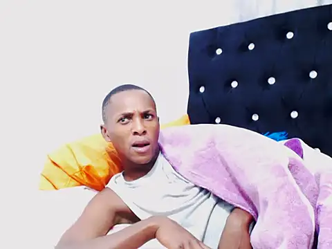 Snapshot of NtandoXx chatting on 8, 3, 2026 NtandoXx online show from 8, 3, 2026