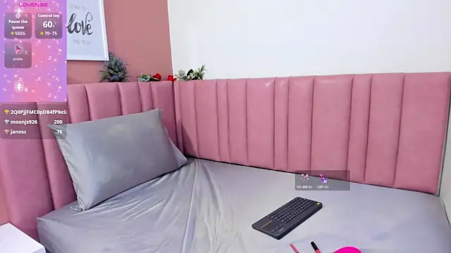 iris cuteface online show from 10, 7, 2026