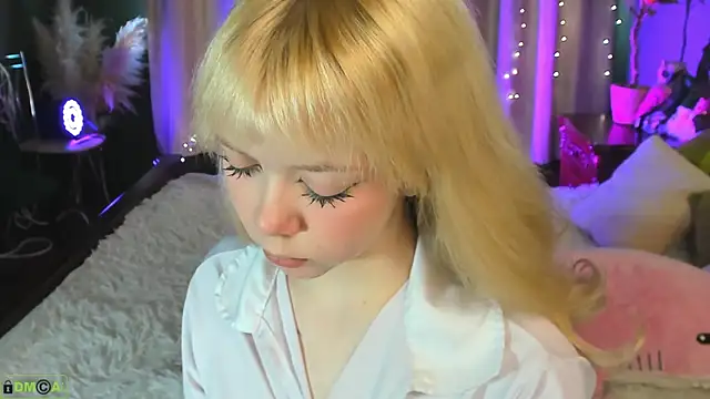 Snapshot of Rochelle_kitty chatting on 21, 3, 2026 Rochelle kitty online show from 21, 3, 2026