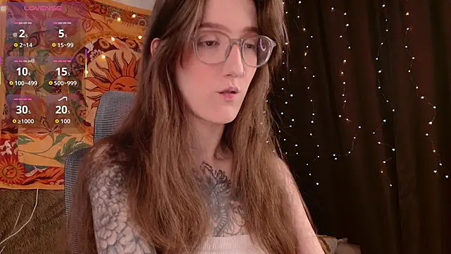 Snapshot of lolami_ chatting on 15, 4, 2026 lolami online show from 15, 4, 2026