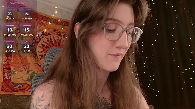 Snapshot of lolami_ chatting on 7, 5, 2026 lolami online show from 7, 5, 2026