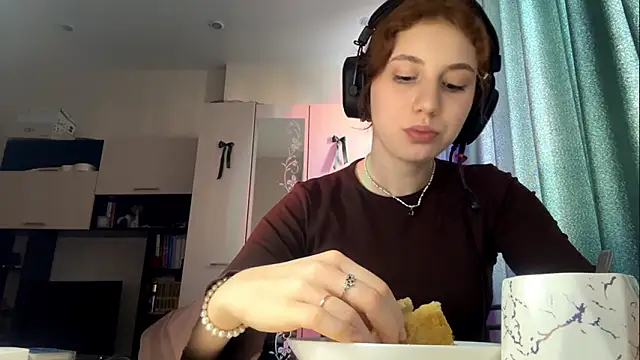 AliceCarrol online show from 5, 3, 2026