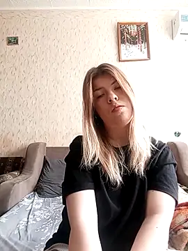 EvaTallor online show from 3, 3, 2026