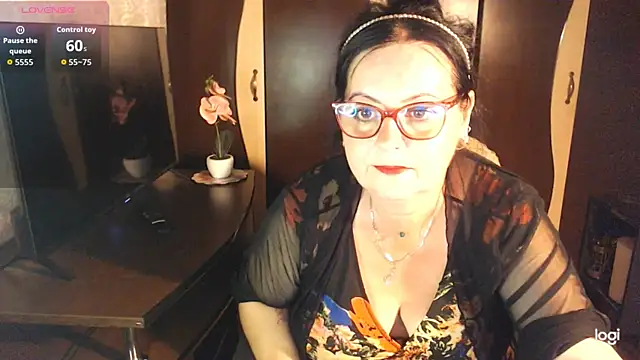 exiMIlf online show from 30, 6, 2026