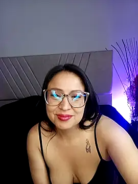 Eliana jhones  online show from 18, 3, 2026