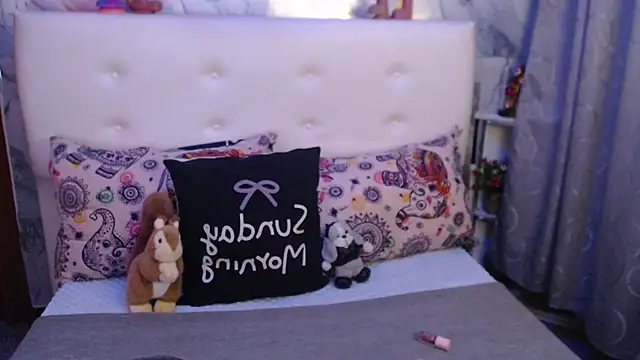 Nicolelewllss online show from 16, 3, 2026