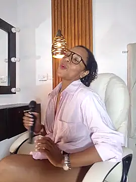 Snapshot of samaraa_smith1 chatting on 4, 6, 2026 samaraa smith1 online show from 4, 6, 2026