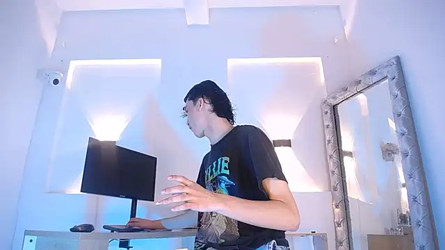 jullian ricci online show from 20, 6, 2026