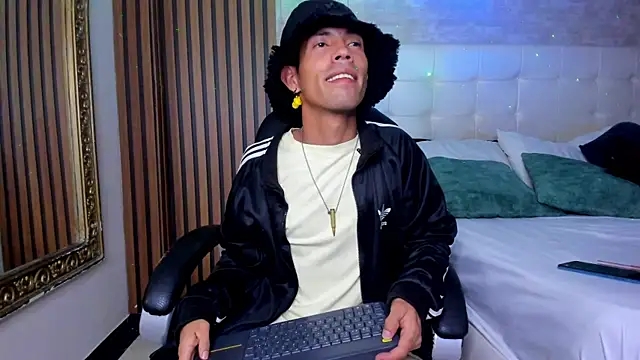 NoaahTylor online show from 7, 5, 2026