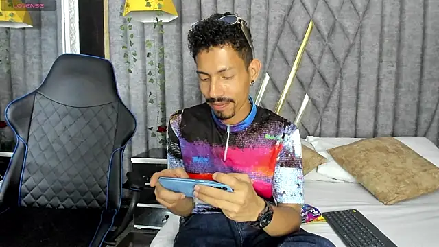 NoaahTylor online show from 10, 7, 2026