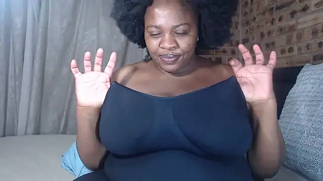 Snapshot of BIGBOOTYXX29 chatting on 3, 11, 2025 BIGBOOTYXX29 online show from 3, 11, 2025