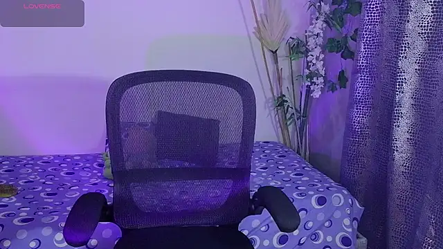 Scarlett Laurent online show from 11, 3, 2026