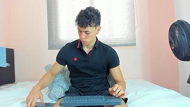 Snapshot of Muscle__Myke chatting on 8, 3, 2026 Muscle Myke online show from 8, 3, 2026