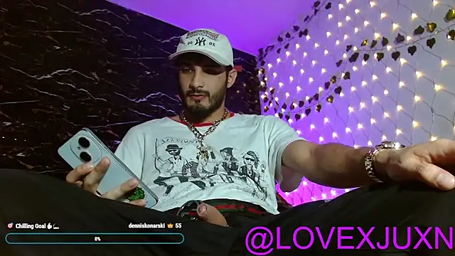 LovexJuxn8 online show from 29, 4, 2026