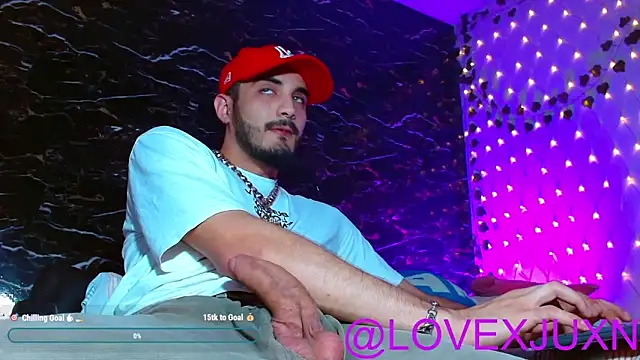 LovexJuxn8 online show from 10, 6, 2026