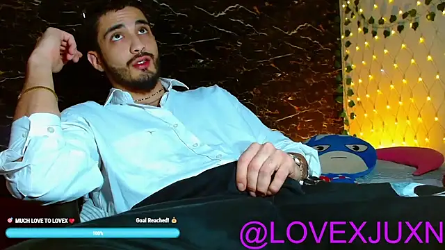 LovexJuxn8 online show from 16, 6, 2026