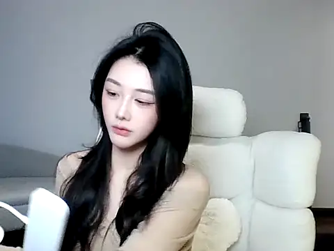 Snapshot of MedeLineayr chatting on 1, 3, 2026 MedeLineayr online show from 1, 3, 2026