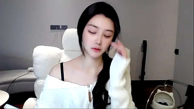 Snapshot of MedeLineayr chatting on 27, 3, 2026 MedeLineayr online show from 27, 3, 2026