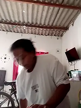 PerlaCurvasgrandes online show from 15, 2, 2026