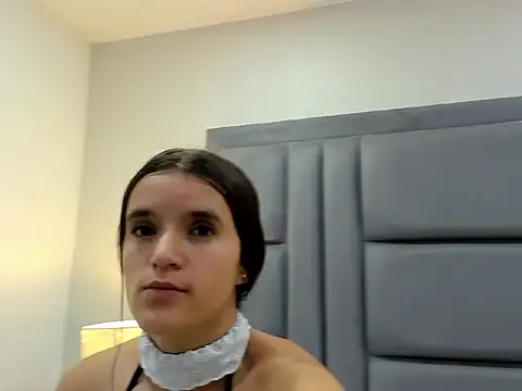 Snapshot of HollyOlson chatting on 6, 3, 2026 HollyOlson online show from 6, 3, 2026