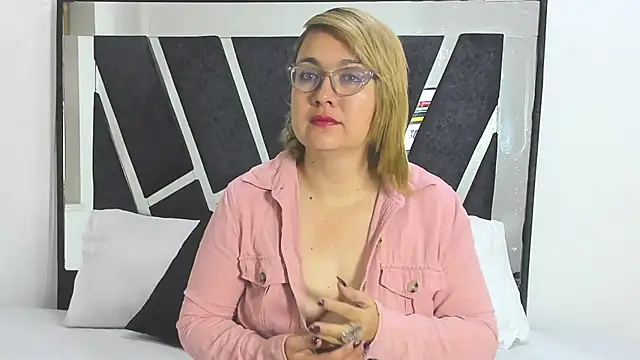 Snapshot of DariaLuca chatting on 21, 3, 2026 DariaLuca online show from 21, 3, 2026