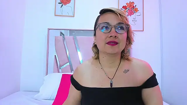 DariaLuca online show from 28, 4, 2026