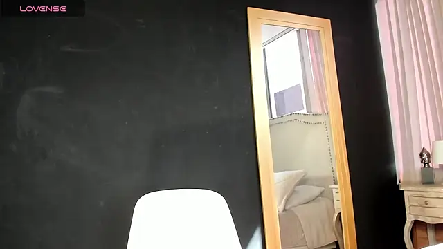 Snapshot of madii_lenon chatting on 14, 3, 2026 madii lenon online show from 14, 3, 2026