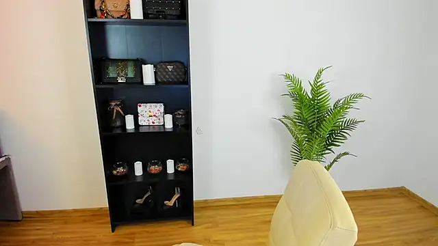 khloe starrr online show from 18, 7, 2026